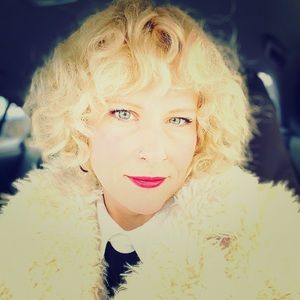 Meet your Posher, Stina